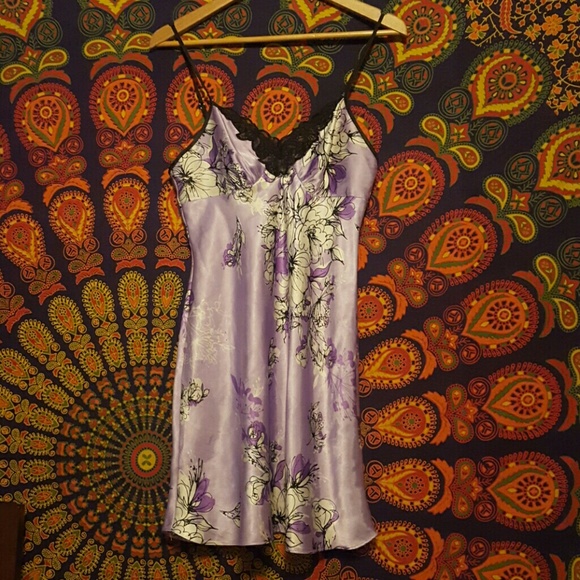 Nighty - Picture 1 of 4